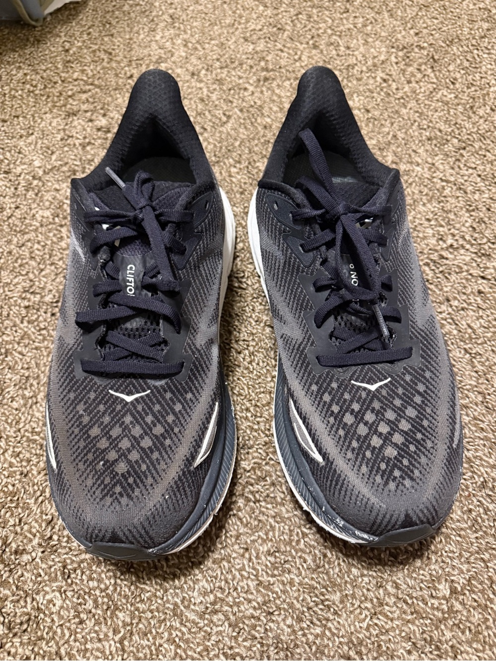 Hoka One One Clifton 9 Black Men's Running Shoes size 10.2E